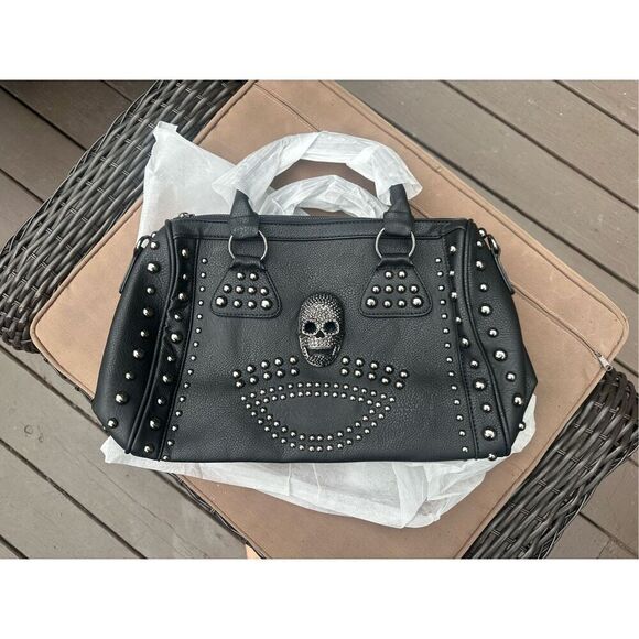 Large Skull pocket book / Studded  bag. Lots of room  super cool looking - Picture 13 of 13
